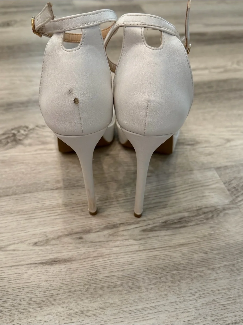 Lulus‎ White Platform Ankle Strap Heels Size 8